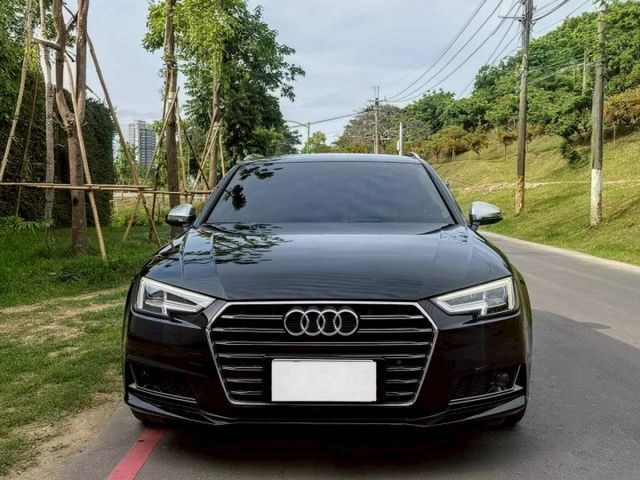 A4 Avant 40TFSI 原鈑 當代最美旅行車 B9 世代  將俐落的線條與極致科技完美融合  第3張相片
