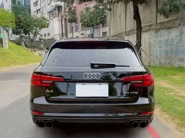 A4 Avant 40TFSI 原鈑 當代最美旅行車 B9 世代  將俐落的線條與極致科技完美融合  第4張相片