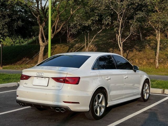 A3 SEDAN 40TFSI 原鈑件 入門豪華門檻低  S tronic 7速雙離合變速箱 小型豪華房車裡兼顧性能  第2張相片