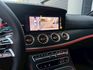 E200 coupe 流線雙門跑格 優雅中帶點運動氣息 內裝質感細膩 操控穩定順暢 兼具帥氣外型與日常舒適豪華轎跑  第11張縮圖