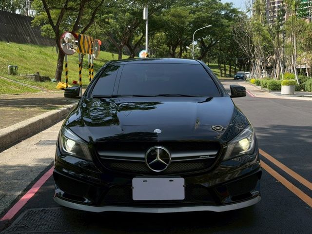 Cla45 AMG套件 快控方向盤 換檔撥片 定速巡航 倒車顯影 電動天窗 雙區恆溫 雙前電動記憶座椅 天窗  第3張相片