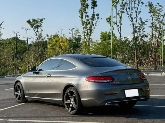 C180 Coupe入門雙門轎跑  倒車顯影 雙前電動椅  LED頭尾燈  第2張相片