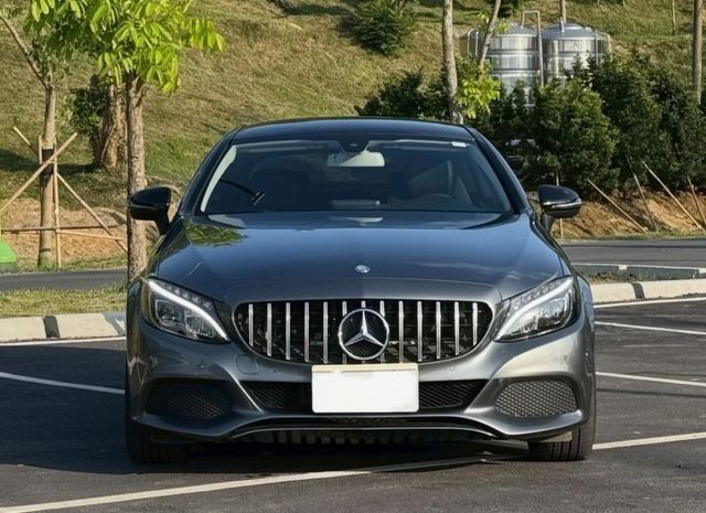 C180 Coupe入門雙門轎跑  倒車顯影 雙前電動椅  LED頭尾燈  第3張相片
