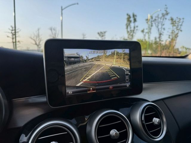 C180 Coupe入門雙門轎跑  倒車顯影 雙前電動椅  LED頭尾燈  第10張相片