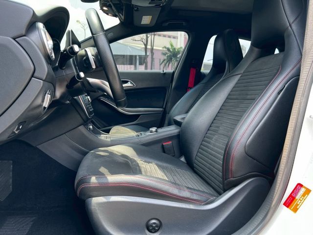 CLA250 Shooting Brake  原鈑件 AMG套件滿載，旅行車帥氣實用兼具  第7張相片