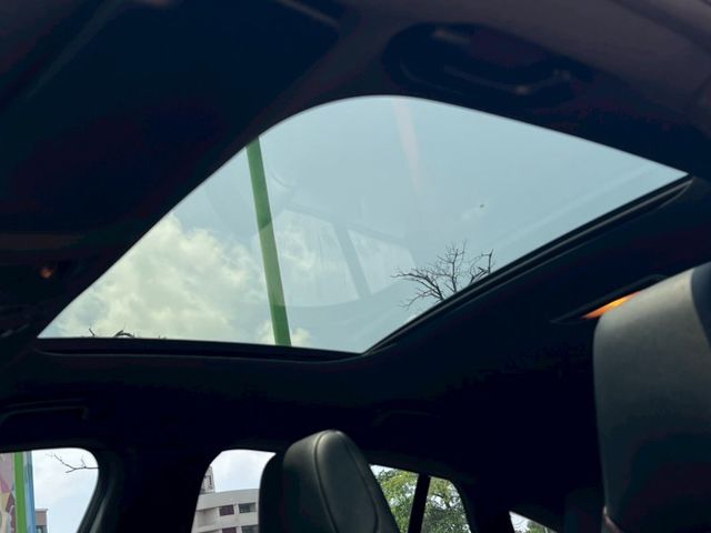 CLA250 Shooting Brake  原鈑件 AMG套件滿載，旅行車帥氣實用兼具  第15張相片