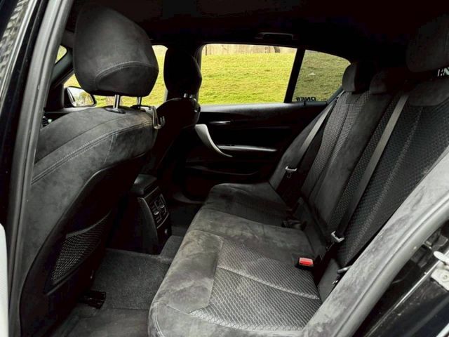 120i Sportline 操控靈活 動力輸出順暢 地盤扎實穩定 車神尺碼適中 兼顧日常實用與駕馭快感 年輕族群所愛  第8張相片