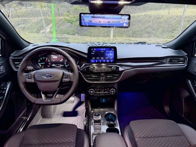 Focus STline Lommel 原鈑件 運動外型帥氣有型 配備質感兼具 操控靈活 底盤穩定 兼顧熱血與實用  第8張相片