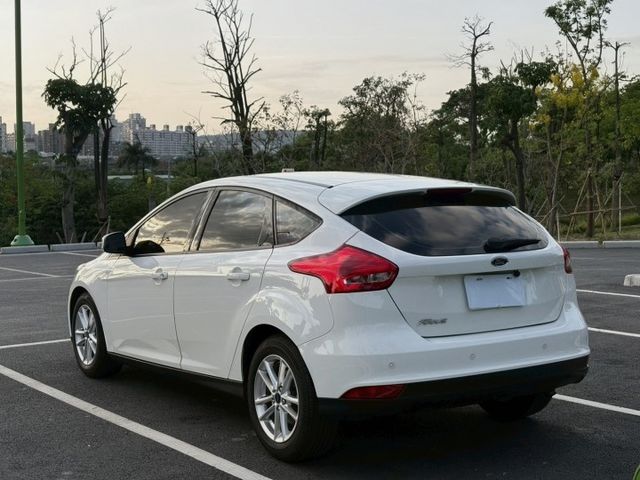 Focus 1.6 汽油時尚型 原鈑 安全的便宜代步車 小排量輕鬆保養省油  第2張相片