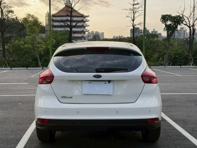 Focus 1.6 汽油時尚型 原鈑 安全的便宜代步車 小排量輕鬆保養省油  第4張相片