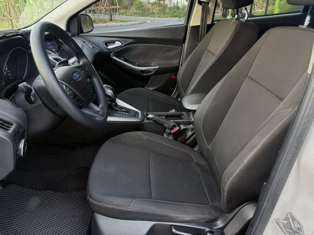 Focus 1.6 汽油時尚型 原鈑 安全的便宜代步車 小排量輕鬆保養省油  第6張相片