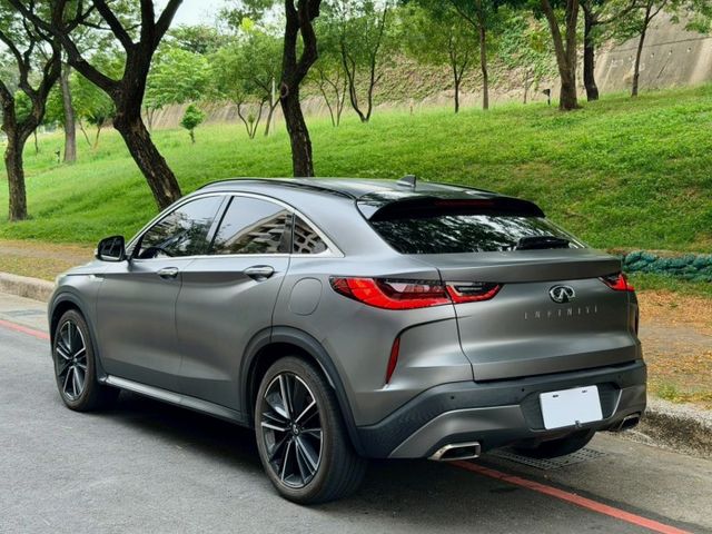 QX55 旗艦 搭載2.0L VC-Turbo引擎 融合轎跑線條與豪華質感 外型動感 內裝精緻 兼具性能與時尚品味  第2張相片