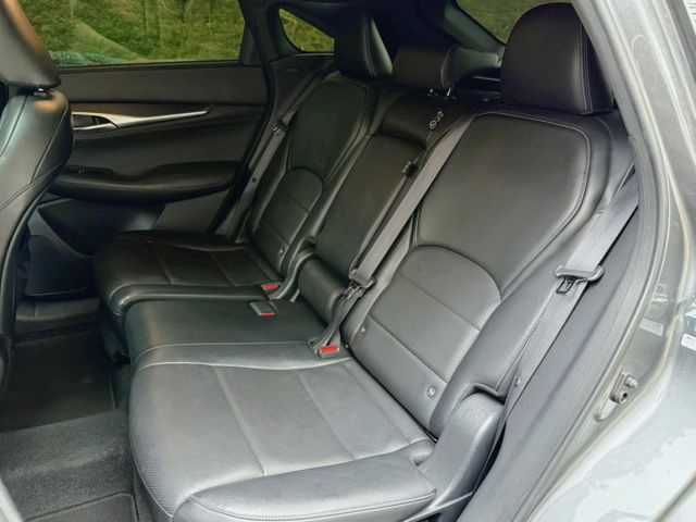 QX55 旗艦 搭載2.0L VC-Turbo引擎 融合轎跑線條與豪華質感 外型動感 內裝精緻 兼具性能與時尚品味  第7張相片