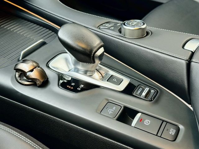 QX55 旗艦 搭載2.0L VC-Turbo引擎 融合轎跑線條與豪華質感 外型動感 內裝精緻 兼具性能與時尚品味  第15張相片