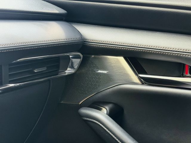 Mazda 3 5D 20S Signature 原鈑件 動力順暢省油兼顧操控 魂動設計線條俐落質感佳 配備安全齊全  第11張相片