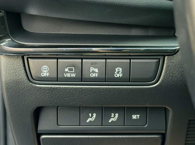 Mazda 3 5D 20S Signature 原鈑件 動力順暢省油兼顧操控 魂動設計線條俐落質感佳 配備安全齊全  第12張相片