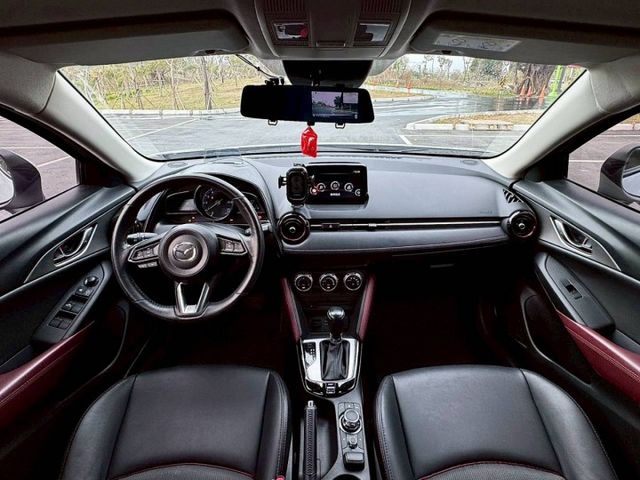 Cx3 頂級型 原鈑件 外型俐落 車身靈活 內裝質感細膩 操控輕快順手 兼顧都會代步與休旅實用性  第5張相片