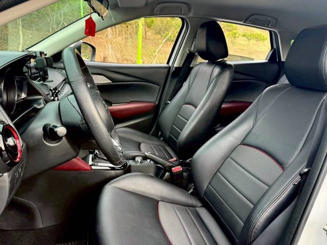 Cx3 頂級型 原鈑件 外型俐落 車身靈活 內裝質感細膩 操控輕快順手 兼顧都會代步與休旅實用性  第6張相片