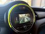 Mini Hatch Cooper 經典的小型掀背造型 搭配鮮明英倫風格與現代化設計 都市與偶爾的郊外路段享受駕駛樂趣  第8張縮圖