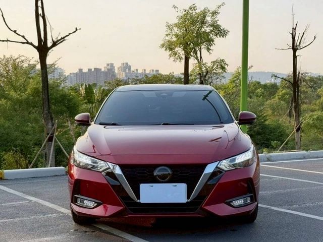 Sentra 尊爵版  原鈑件 安全配備齊全  內裝舒適有質感  油耗省好養車  外型年輕時尚  適合首購與家庭使用  第3張相片