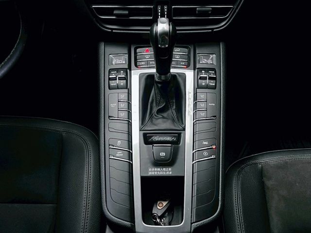 Macan 2.0 認證原鈑件 360環景 跑車計時器 電尾門  第10張相片