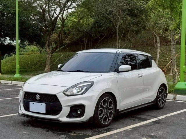 Swift Sport 原鈑 運動鋼砲配備滿載  升級安桌機 CarPlay 電子後視鏡  第1張相片