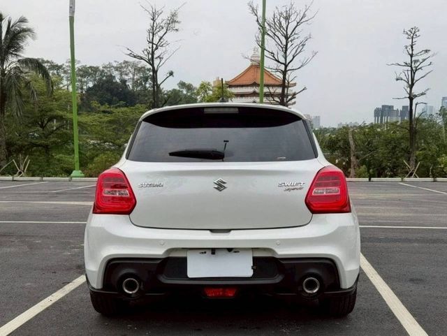 Swift Sport 原鈑 運動鋼砲配備滿載  升級安桌機 CarPlay 電子後視鏡  第4張相片