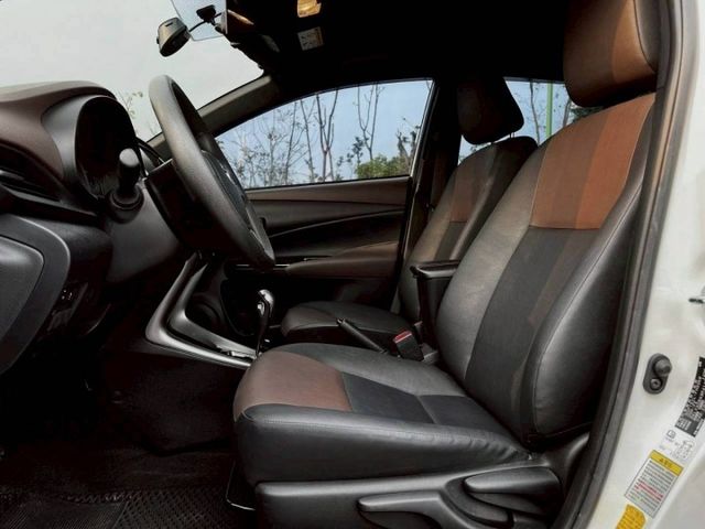Yaris Crossover 經典版 原鈑 都會小休旅代表作 車身靈活好停車 搭配省油動力與高底盤視野 開起來輕鬆順手  第6張相片