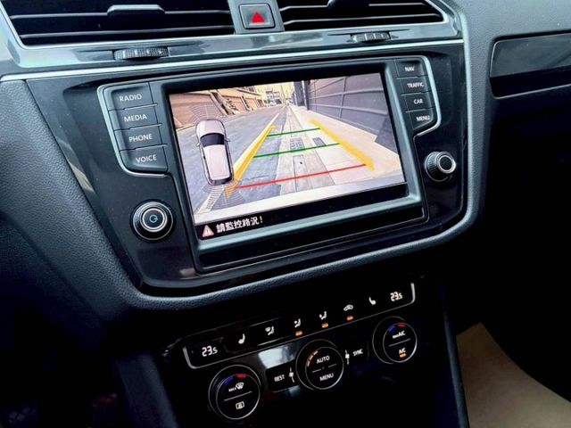 Tiguan 330Tsi 扎實的底盤配上穩定操控 空間實用且乘坐舒適 是兼顧家庭日常使用與長途出遊需求好選擇  第10張相片