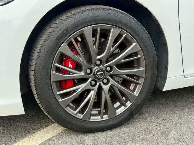ES250 F Sport 原鈑件  低調奢華改裝氣氛到位   F Sport運動化熱血外觀  第5張相片