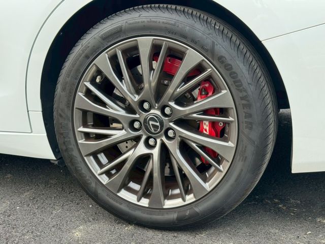 ES250 F Sport 原鈑件  低調奢華改裝氣氛到位   F Sport運動化熱血外觀  第6張相片