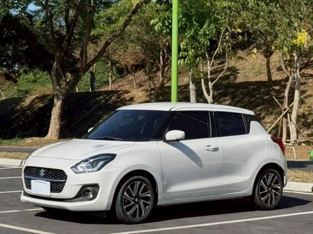 Swift 1.2 Hybrid 輕油電 原鈑  極低里程  小車安全配備不馬虎  第1張相片