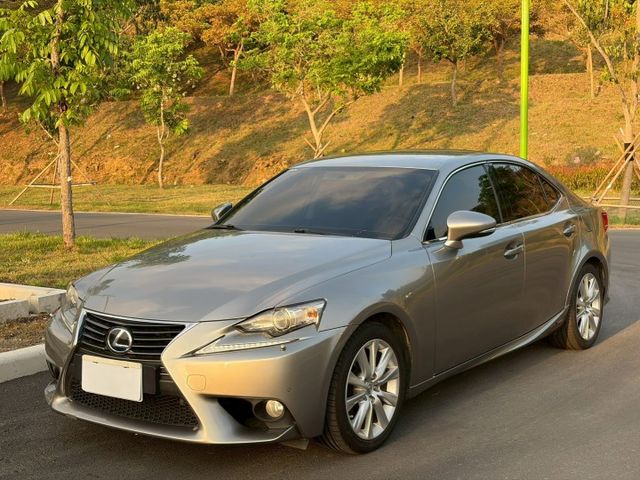 IS 300h豪華版 認證車 進口車擁有國產價  安全性大加分  第1張相片