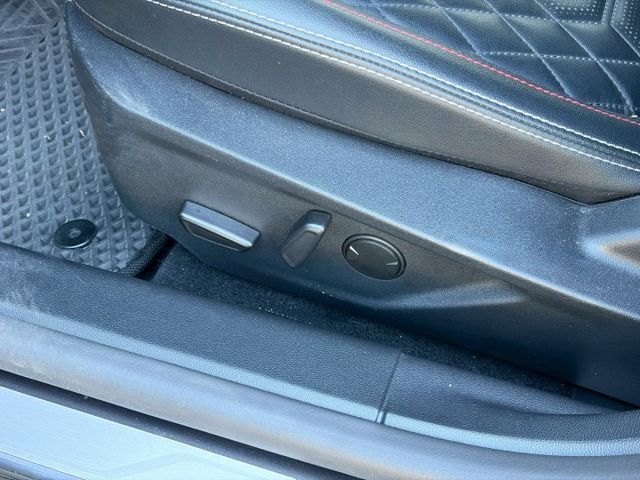 Focus Wagon ST-Line Vignale 原鈑  V版最高階 已成絕響的稀有旅行車  第11張相片