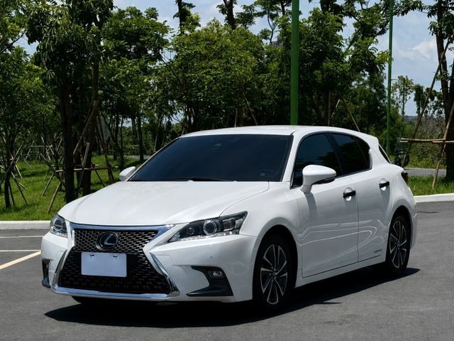 CT200h 豪華版 原鈑  二度小改款   加入LSS+駕駛輔助系統  安全更加分  第1張相片