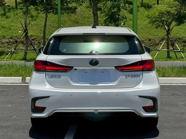 CT200h 豪華版 原鈑  二度小改款   加入LSS+駕駛輔助系統  安全更加分  第4張相片
