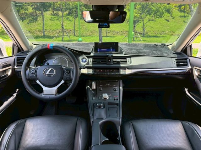CT200h 豪華版 原鈑  二度小改款   加入LSS+駕駛輔助系統  安全更加分  第5張相片