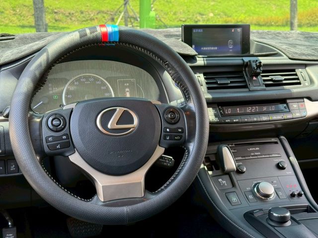 CT200h 豪華版 原鈑  二度小改款   加入LSS+駕駛輔助系統  安全更加分  第8張相片