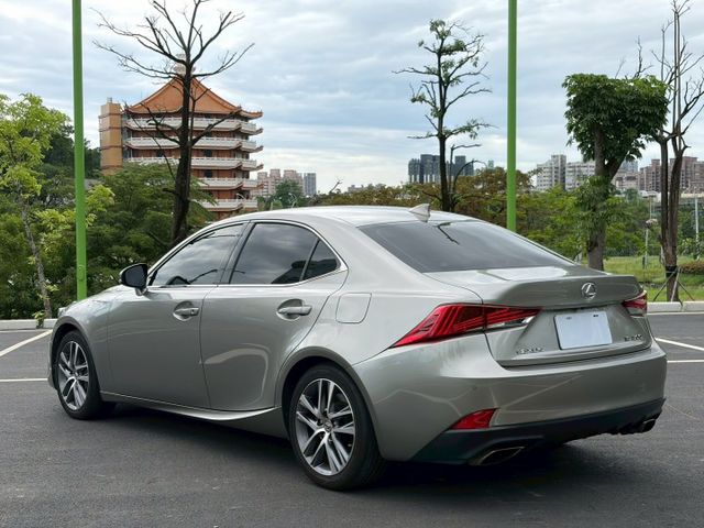 IS300 豪華版 認證  LSS+主動式安全防護系統 豪華房車經典代表  第2張相片