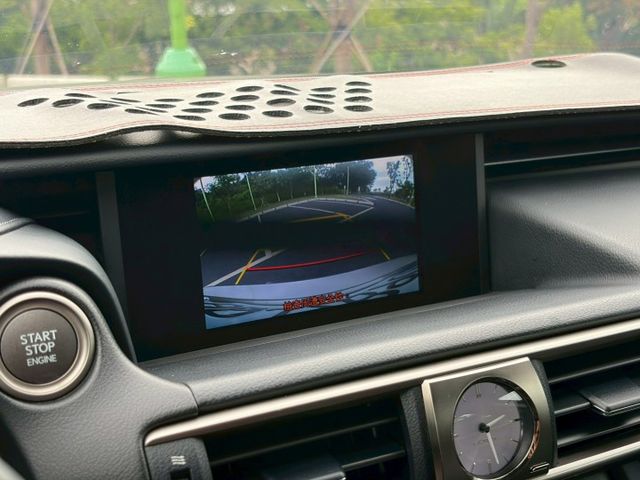 IS300 豪華版 認證  LSS+主動式安全防護系統 豪華房車經典代表  第14張相片