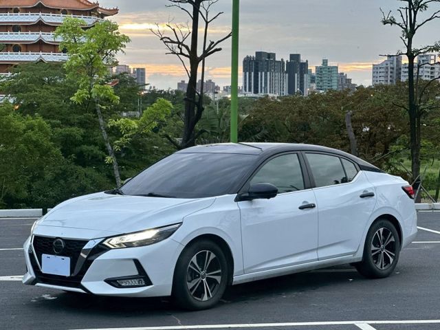 Sentra 尊爵 原鈑 油耗保養省經濟又實惠  時尚外型年輕化  適合首購與家庭使用  第1張相片