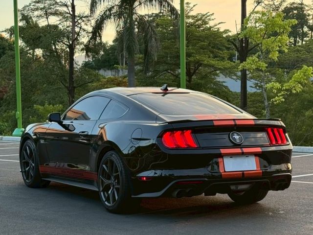 Mustang HP 2.3 低里程認證車  稀有雙門肌肉車  原廠標配就很讚  第2張相片