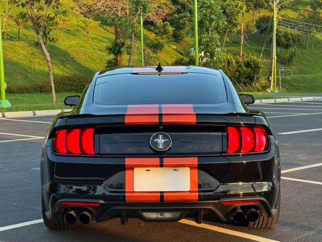 Mustang HP 2.3 低里程認證車  稀有雙門肌肉車  原廠標配就很讚  第4張相片