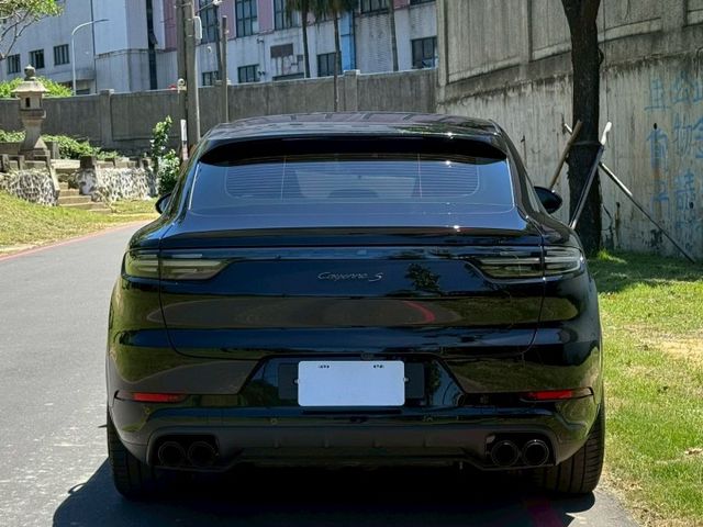 Cayenne Coupe 原鈑  低里程  配備升級多ACC跟車、盲點  第4張相片
