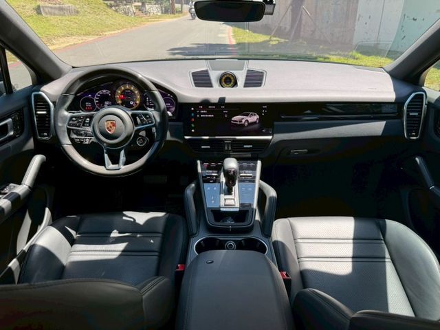 Cayenne Coupe 原鈑  低里程  配備升級多ACC跟車、盲點  第9張相片