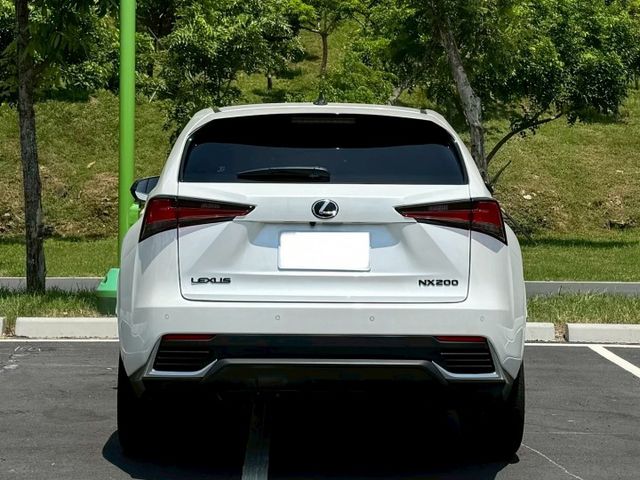 NX200 菁英PLUS版  原鈑  百內入手進口豪華休旅  第4張相片