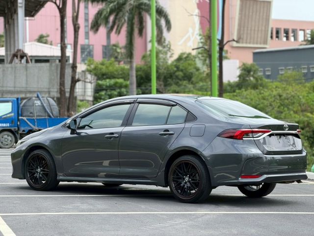 Altis 豪華 原版 外型俐落耐看 空間寬敞舒適 搭配省油耐用的動力表現 保養便利 妥善率佳 兼顧通勤與家庭代步需求  第2張相片