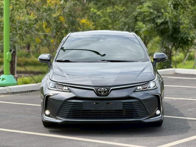 Altis 豪華 原版 外型俐落耐看 空間寬敞舒適 搭配省油耐用的動力表現 保養便利 妥善率佳 兼顧通勤與家庭代步需求  第3張相片