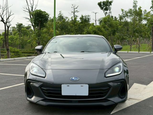 BRZ 原鈑漂亮車  雙門熱血小跑車  自排配智慧駕駛輔助系統安全更加分  第3張相片