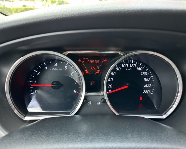 潔承汽車｜LIVINA｜1.6｜省油｜大空間｜僅跑7.8萬公里｜YES認證  第12張相片